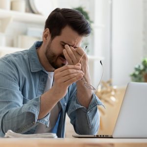 Man suffers from lack of sleep in lockdown